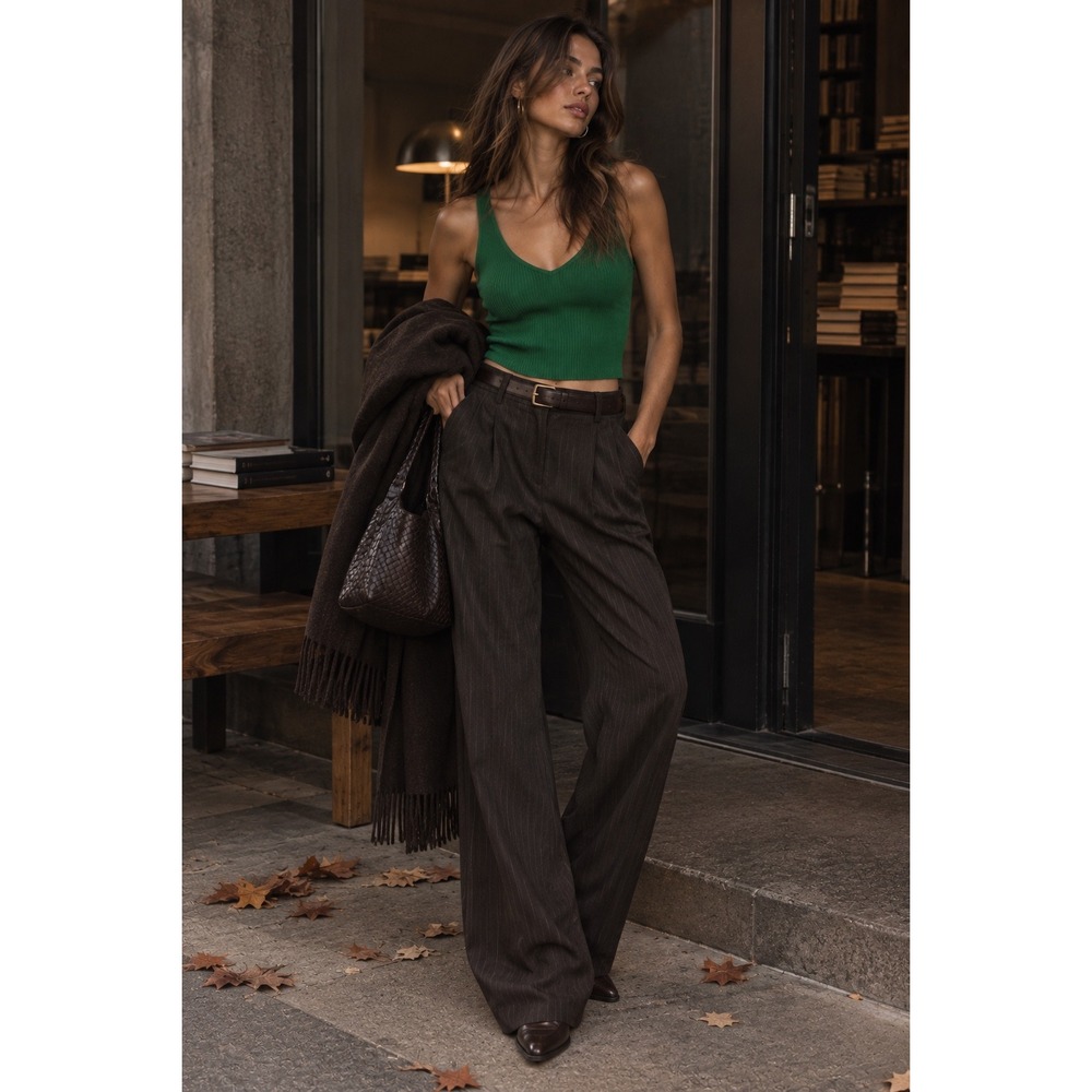 Aritzia Babaton Sculpt Knit V-Neck Cropped Tank Green Ribbed Minimalist Medium